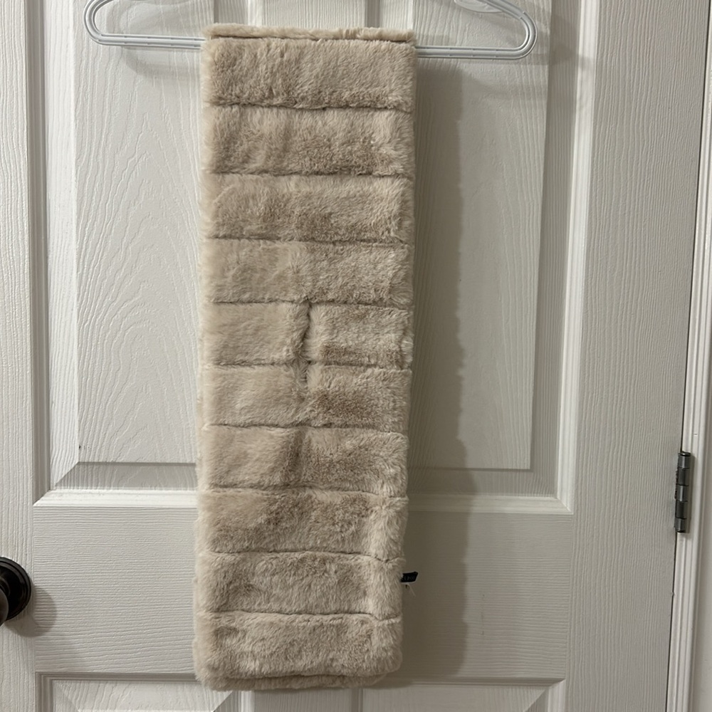 Talbots plush faux fur scarf  pull through design cozy cream cottage core